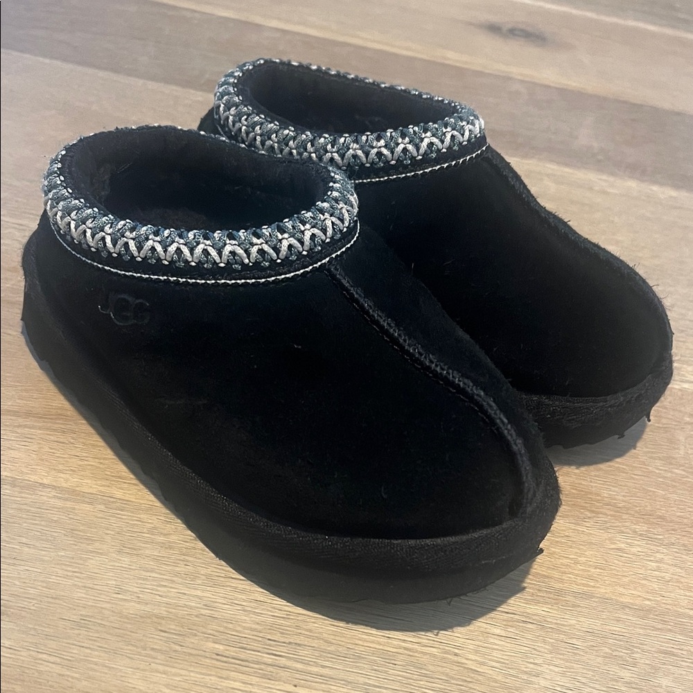 UGG Black Kids Shoes with Patterned Trim